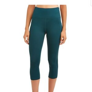 Capri leggings w/ side pocket!